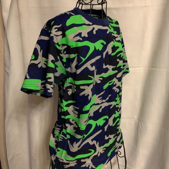 Lady 12 Seattle Seahawks Camo T-shirt - Picture 3 of 5